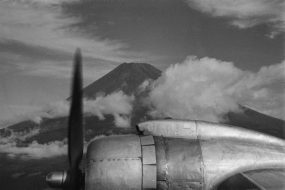 「機上より（九州へ向かう途中富士山を望む）」1955年9月25日