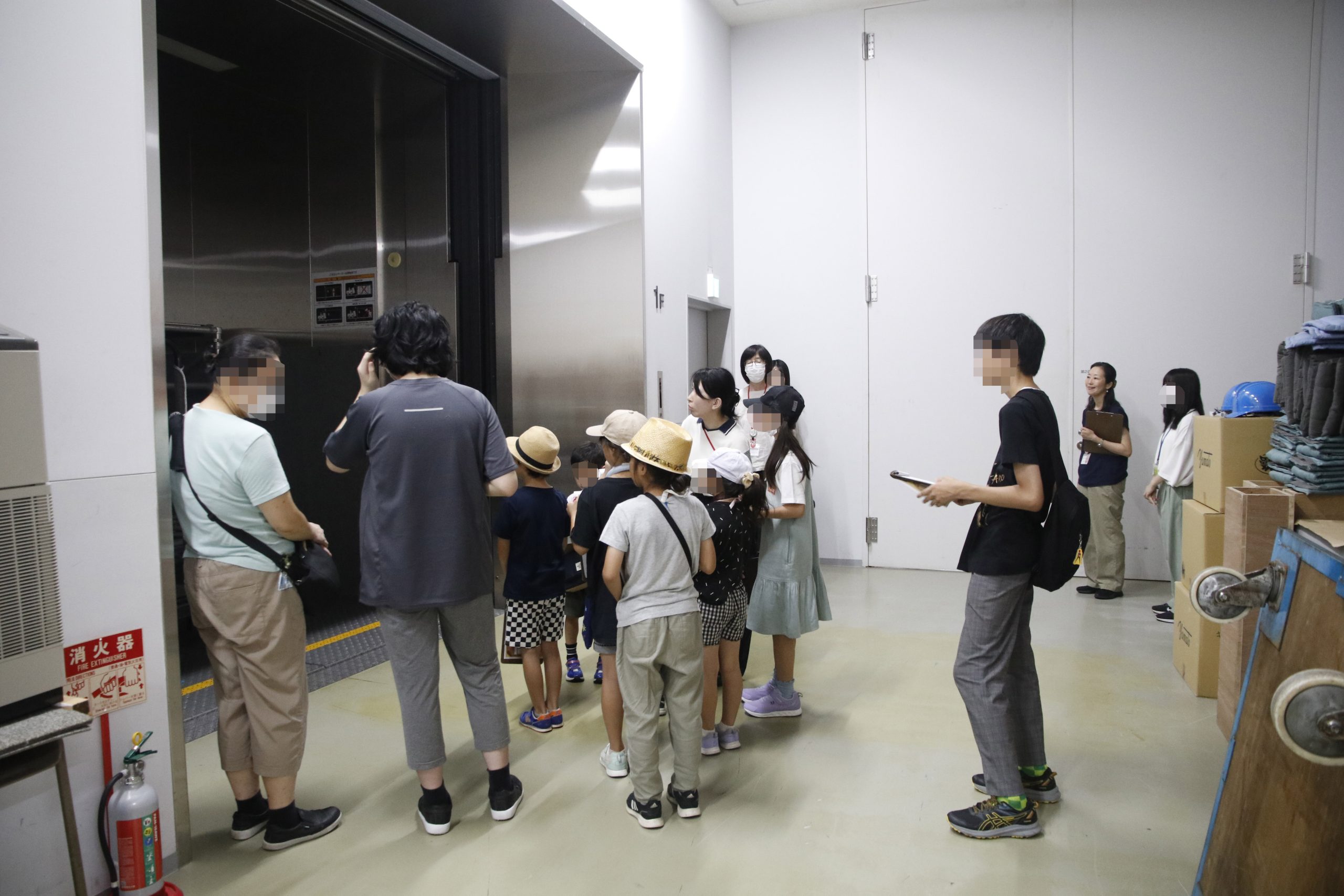 美術館裏探検(小学生)