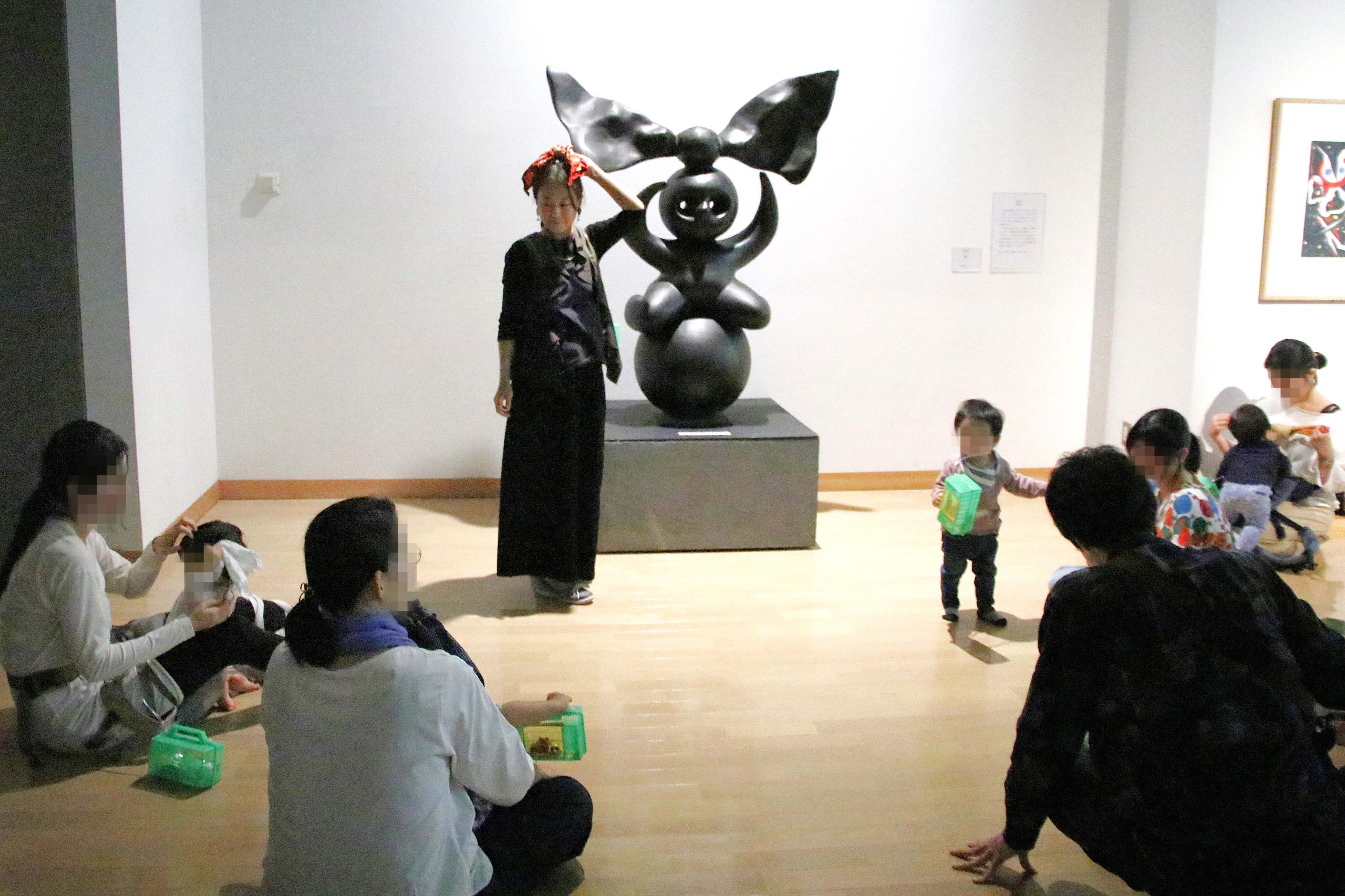 とことこ美術館ツアー＆ワークショップ～音で遊んで身体やわらか～
